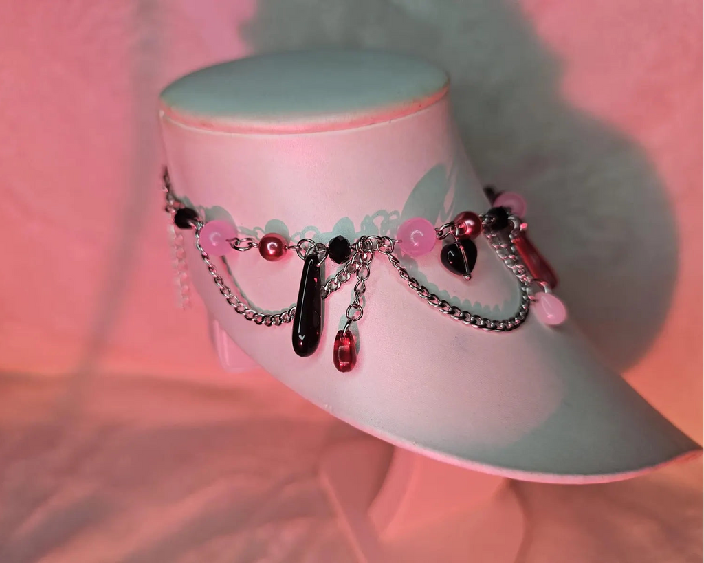 The "Entrapped" Necklace