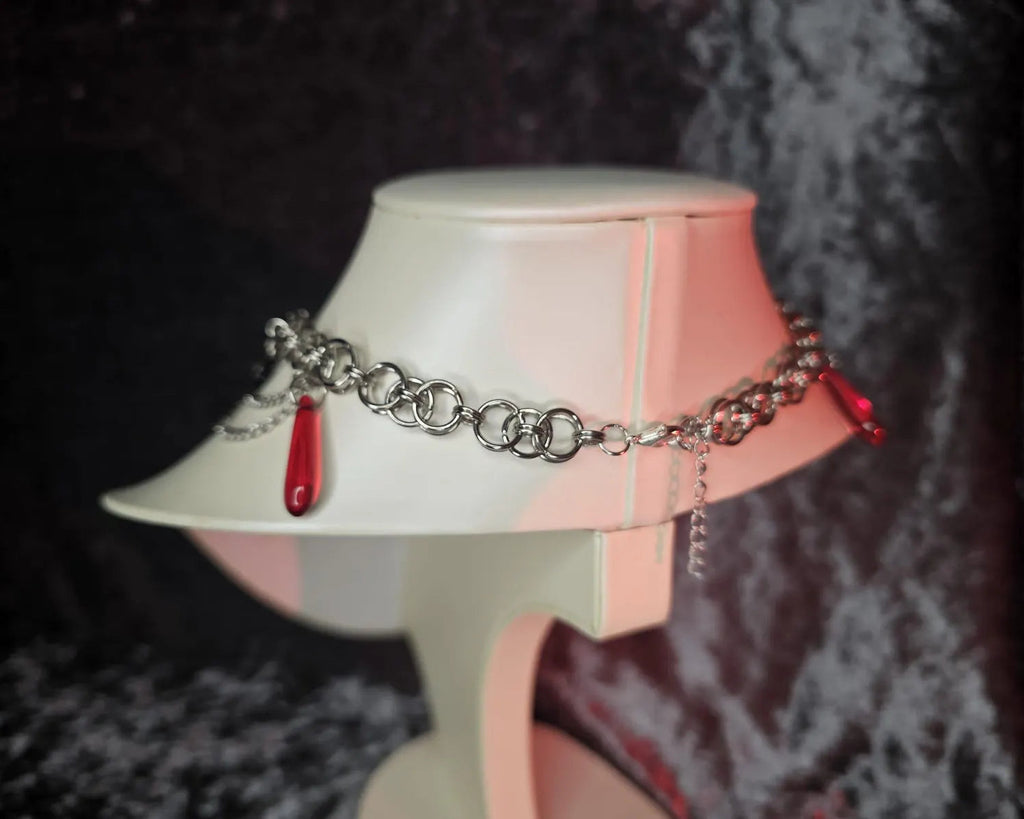 The "Drawn Fangs" Necklace