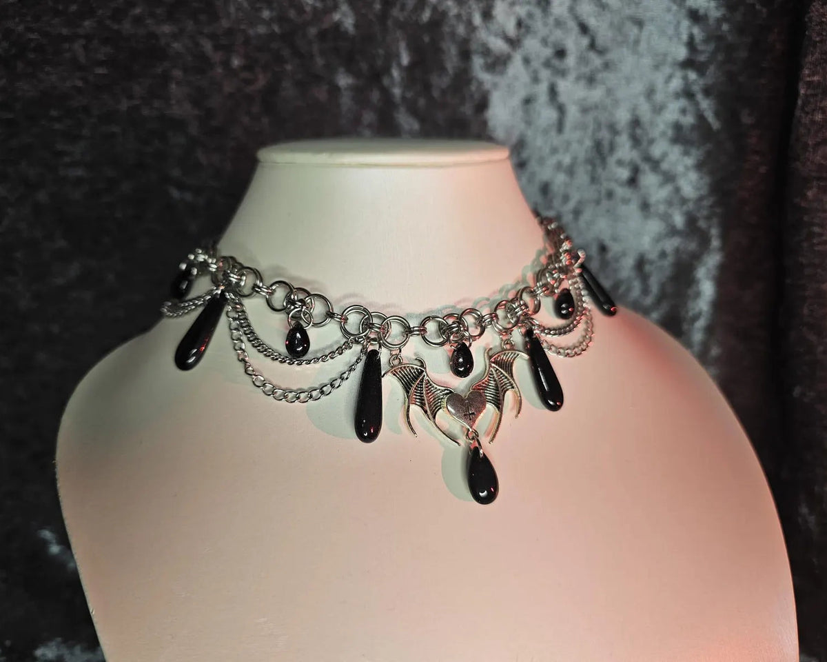 The "Forsaken Claws" Necklace